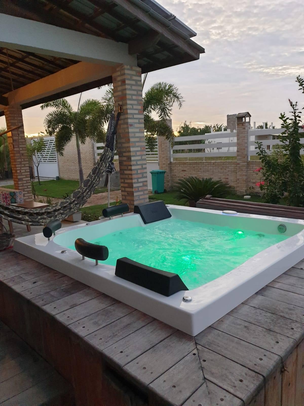 Casa à venda com 4 quartos - ,